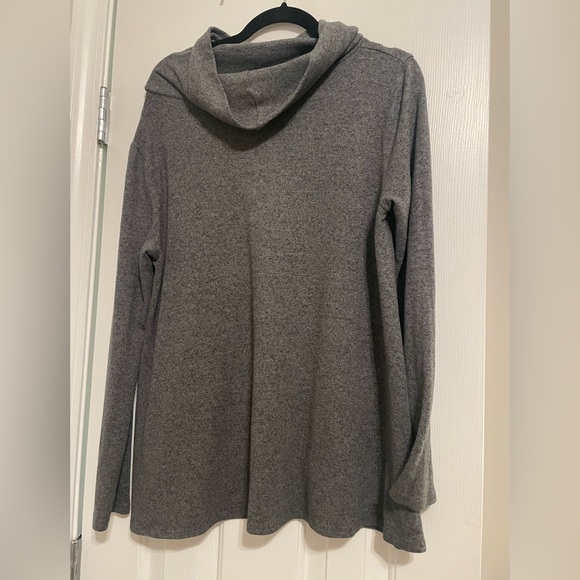ADORABLE greenish/gray light sweater with brown button detailing! - Picture 2 of 2